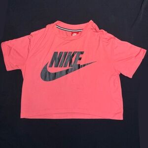 Nike Sportswear Essential